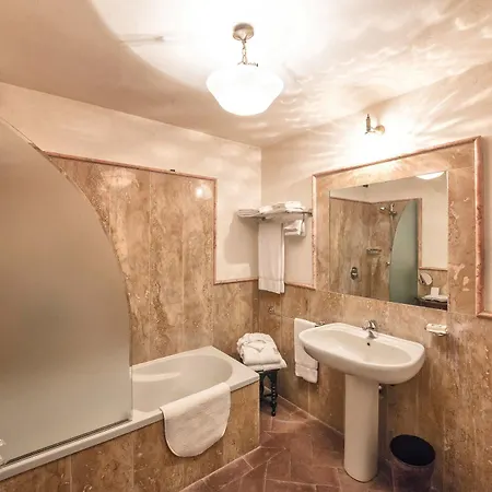 Castelletto Di Montebenichi 4*