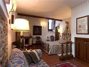 Castelletto Di Montebenichi 4*